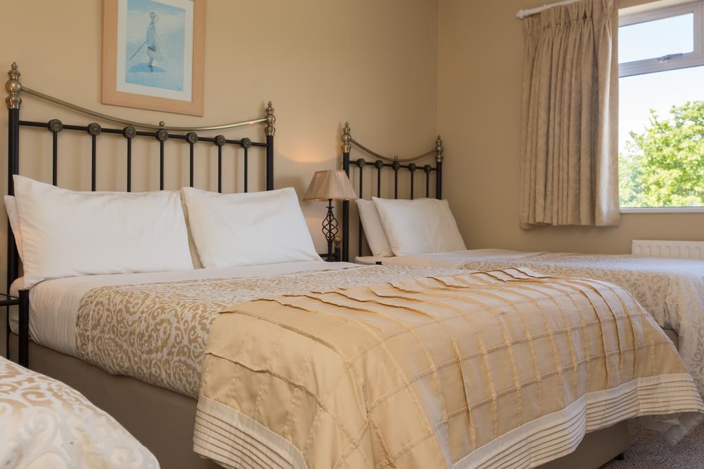 Fern Rock Bed And Breakfast Dromin Exterior photo